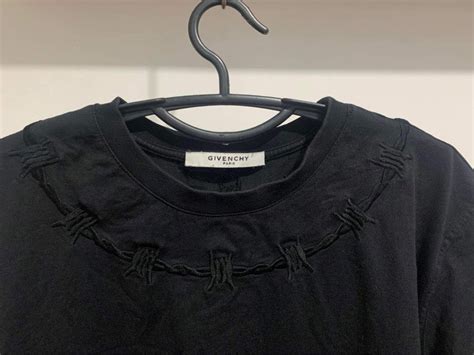 givenchy thorns neck detail tee shirt